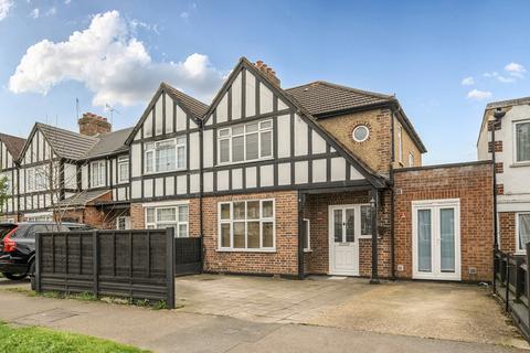 4 bed property, in College Hill Road, £625,000