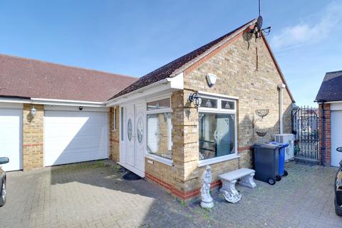 2 bed property, in Birch Crescent, £500,000