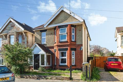 4 bed property, in Bingham Road, £375,000