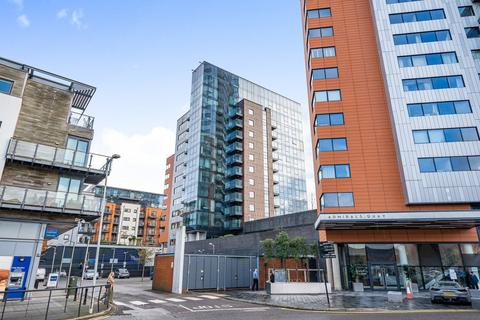 1 bed property, in Ocean Way, £140,000