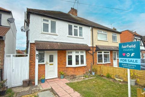 3 bed property, in Bushey Mill Crescent, £490,000