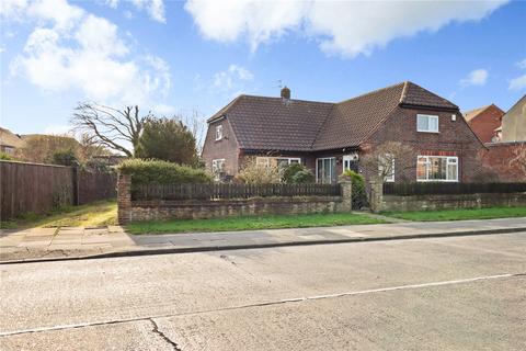 5 bed property, in Claremont Road, £600,000