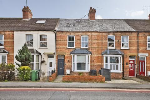 3 bed property, in Lyde Road, £210,000