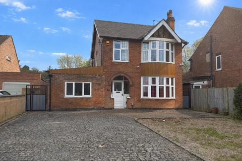 3 bed property, in Bingham Road, £375,000