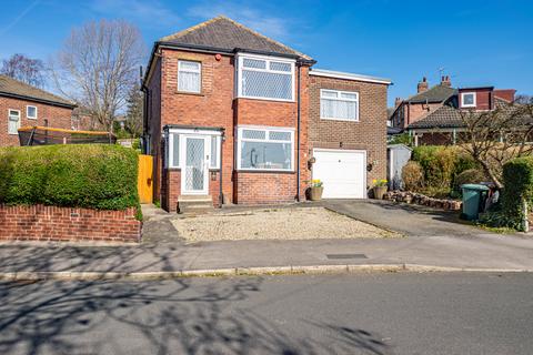 4 bed property, in Woodhall Drive, £340,000