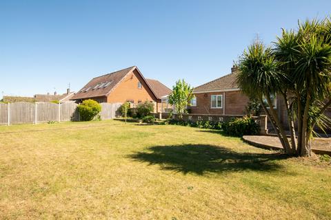 3 bed property, in Non-Estate Bungalow in Heacham, £340,000