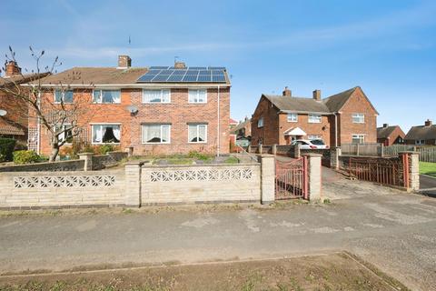 3 bed property, in Chestnut Drive, £130,000