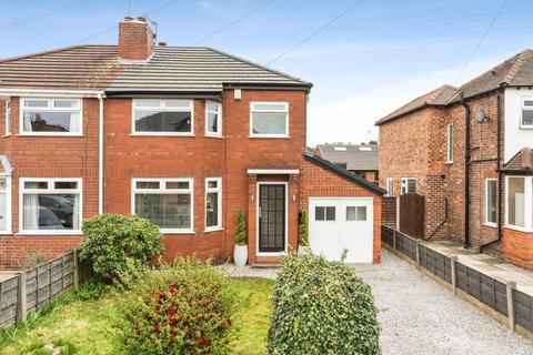 3 bed property, in Beech Avenue, £280,000