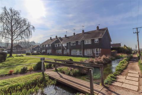 3 bed property, in Nelson Close, £595,000