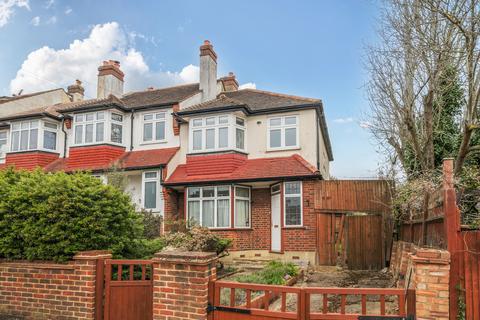 3 bed property, in Lansdowne Hill, £750,000
