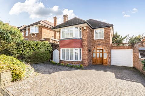 3 bed property, in Winscombe Way, £995,000
