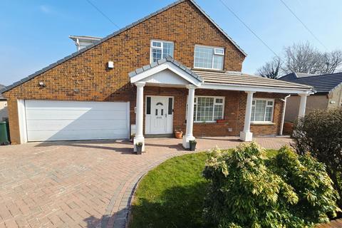 5 bed property, in Brayshaw Drive, £525,000