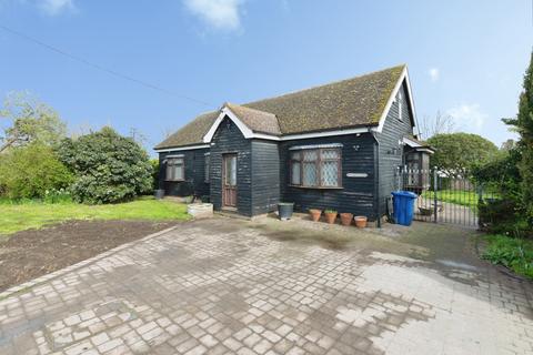 5 bed property, in Station Road, £375,000