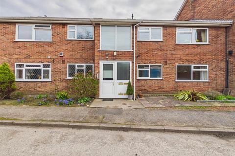 1 bed property, in Hartley Court, £70,000