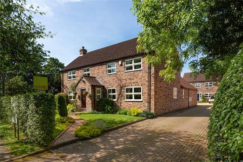 4 bed property, in Cherry Tree Avenue, £700,000