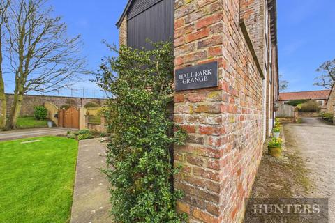 3 bed property, in Hall Park Road, £350,000