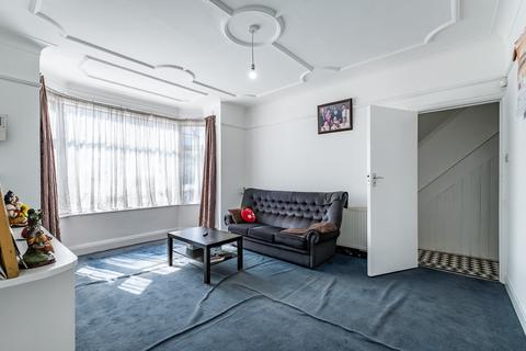 3 bed property, in Cholmondeley Avenue, £1,000,000