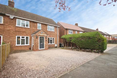 4 bed property, in Warren Field, £390,000
