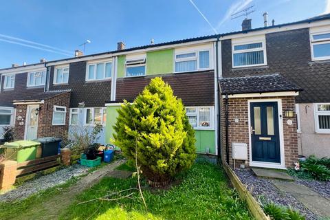 3 bed property, in Axe Close, £275,000