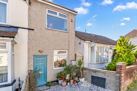 1 bed property, in Toronto Road, £255,000