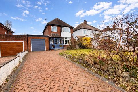 3 bed property, in Cartbridge Lane, £325,000