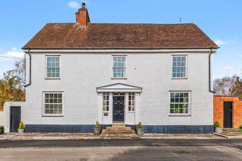 5 bed property, in Main Street, £925,000