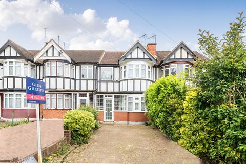 3 bed property, in Malvern Avenue, £575,000