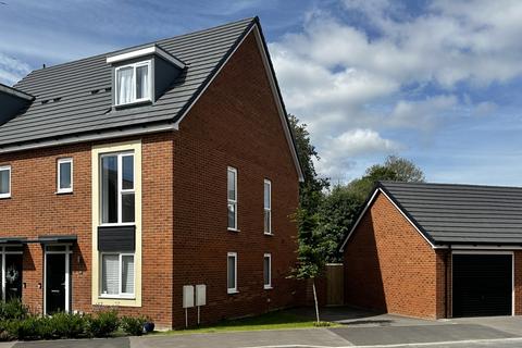 4 bed property, in Hawkey Road, £450,000