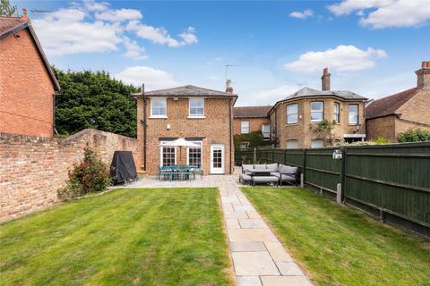 5 bed property, in Barley Mow Road, £1,350,000