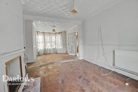 2 bed property, in Clydesmuir Road, £185,000