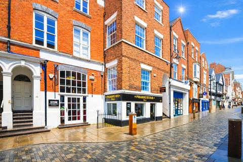 2 bed property, in Watergate Street, £330,000
