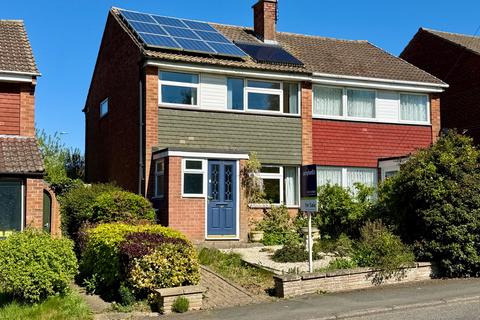 3 bed property, in 29 Admirals Way, £250,000