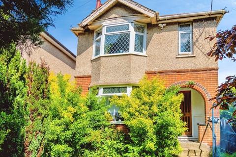 3 bed property, in Romsey Road, £280,000