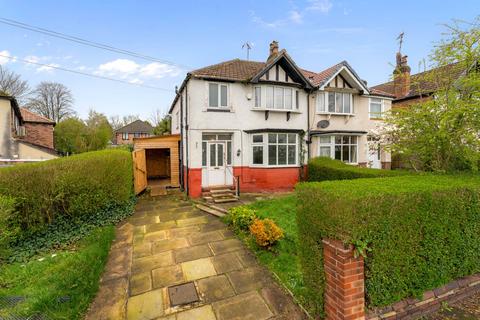 3 bed property, in Canterbury Drive, £300,000