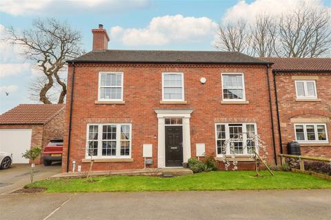 4 bed property, in Wisteria Park Gardens, £400,000