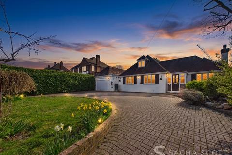 4 bed property, in Banstead Road, £925,000