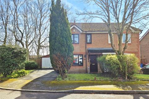 3 bed property, in Quarry Pond Road, £220,000