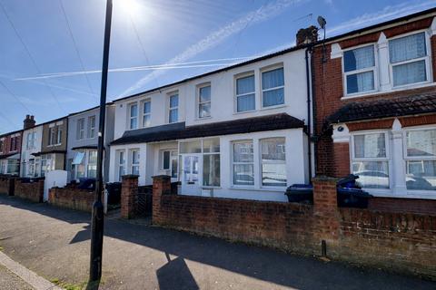 3 bed property, in Balfour Road, £485,000