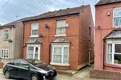 2 bed property, in Waverley Street, £162,000