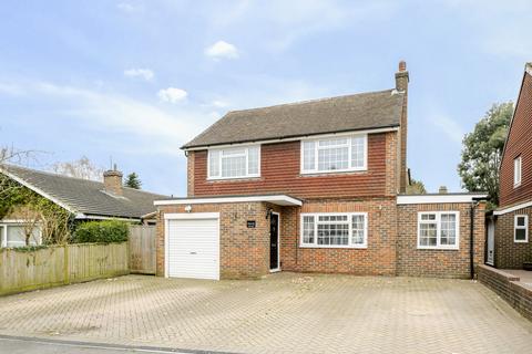 5 bed property, in Green Lane, £725,000