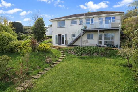 7 bed property, in Dark Lane, £560,000