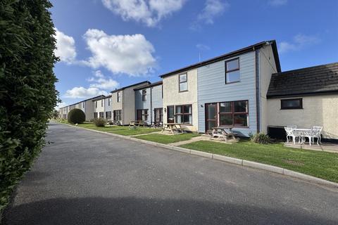 2 bed property, in Higher Trevellas, £95,000