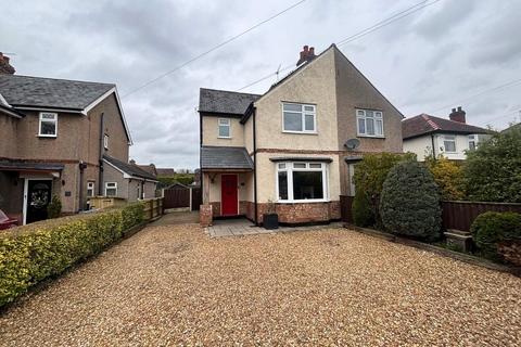 3 bed property, in Brooke Avenue, £330,000