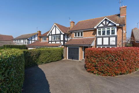 4 bed property, in Kestrel Road, £575,000