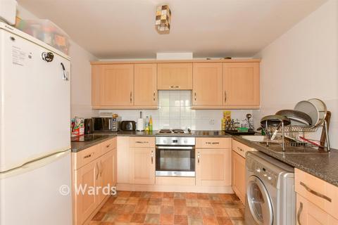 3 bed property, in Bingley Court, £180,000