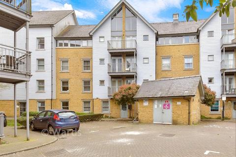3 bed property, in Bingley Court, £180,000