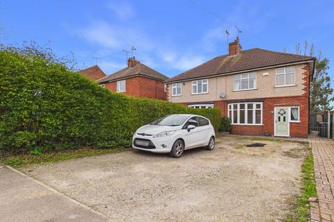 3 bed property, in Carter Lane West, £220,000