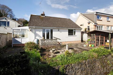 2 bed property, in Buckeridge Avenue, £325,000