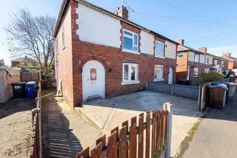 3 bed property, in Park Crescent, £160,000