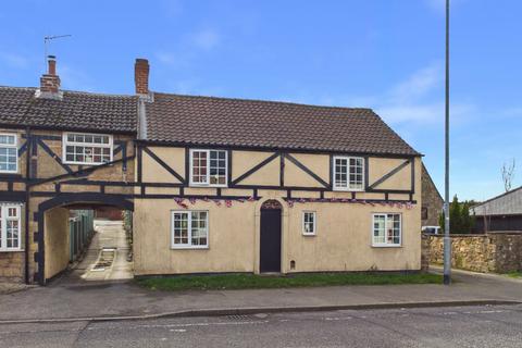 3 bed property, in Mansfield Road, £260,000